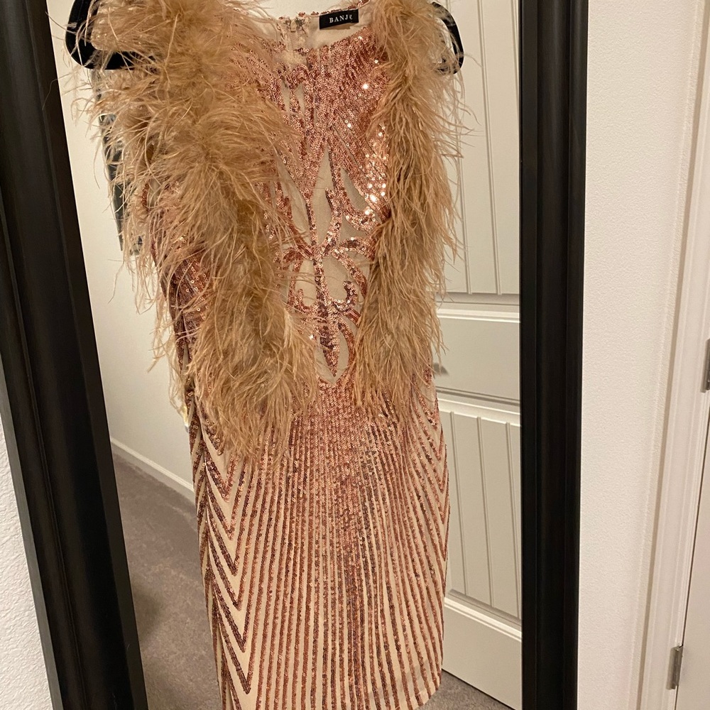 Beautiful sequined dress - Picture 3 of 5